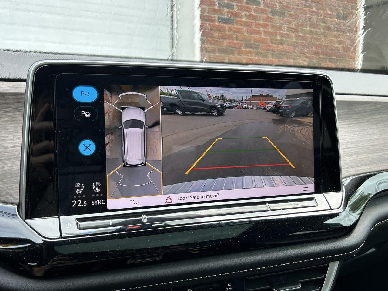 2024 Volkswagen Atlas EXECLINE AWD |7-PASS | LEATHER |PANO ROOF |360 CAM Photo3