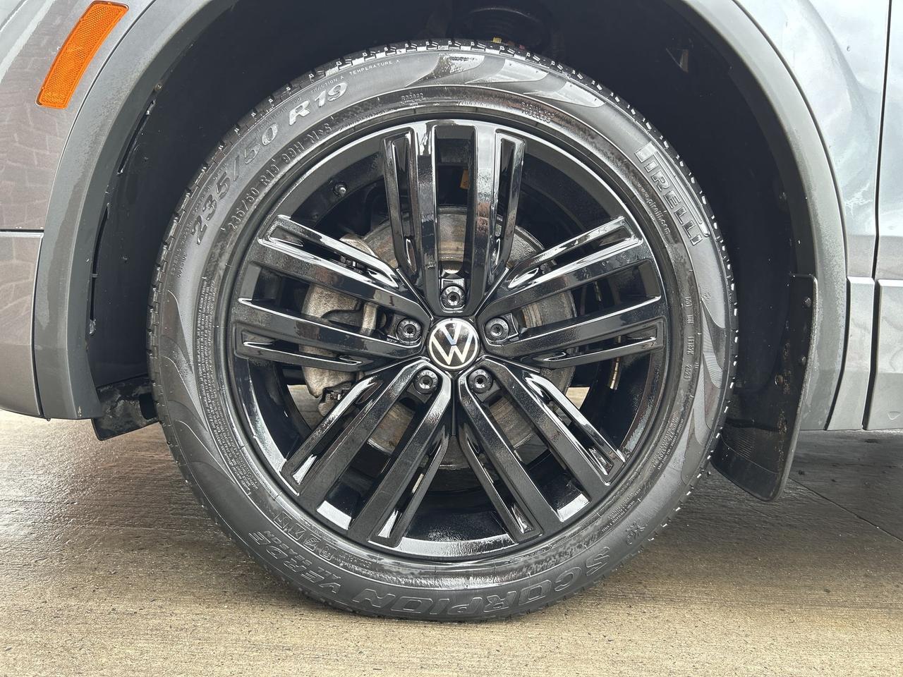 2022 Volkswagen Tiguan COMFRTLINE R-LINE AWD | BLK EDITION | HTD LEATHER Photo
