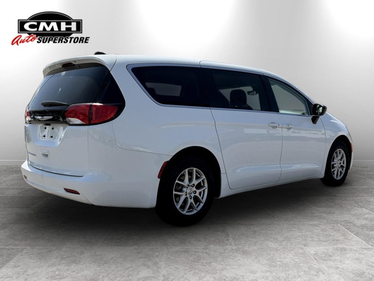2024 Dodge Grand Caravan SXT Photo