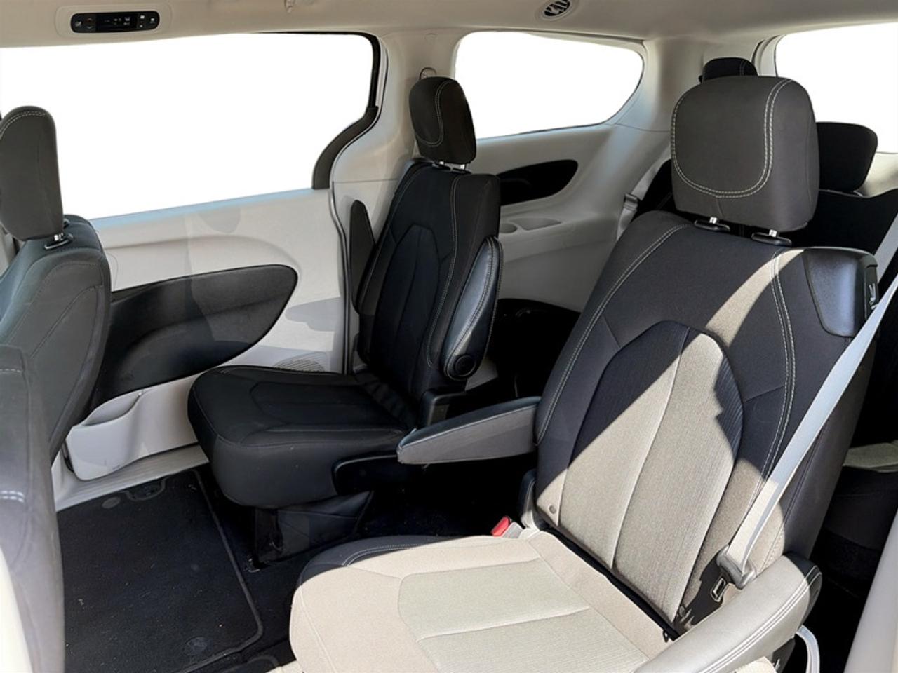 2024 Dodge Grand Caravan SXT Photo