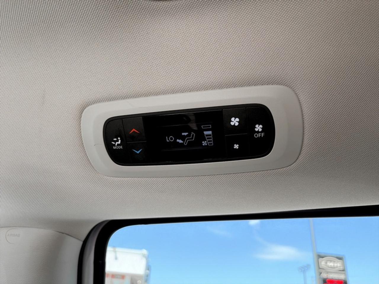 2024 Dodge Grand Caravan SXT Photo