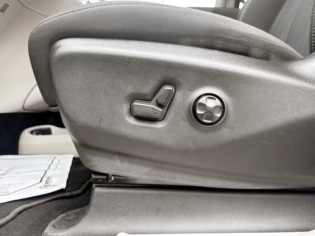 2024 Dodge Grand Caravan SXT  **CLEAN CARFAX** Photo