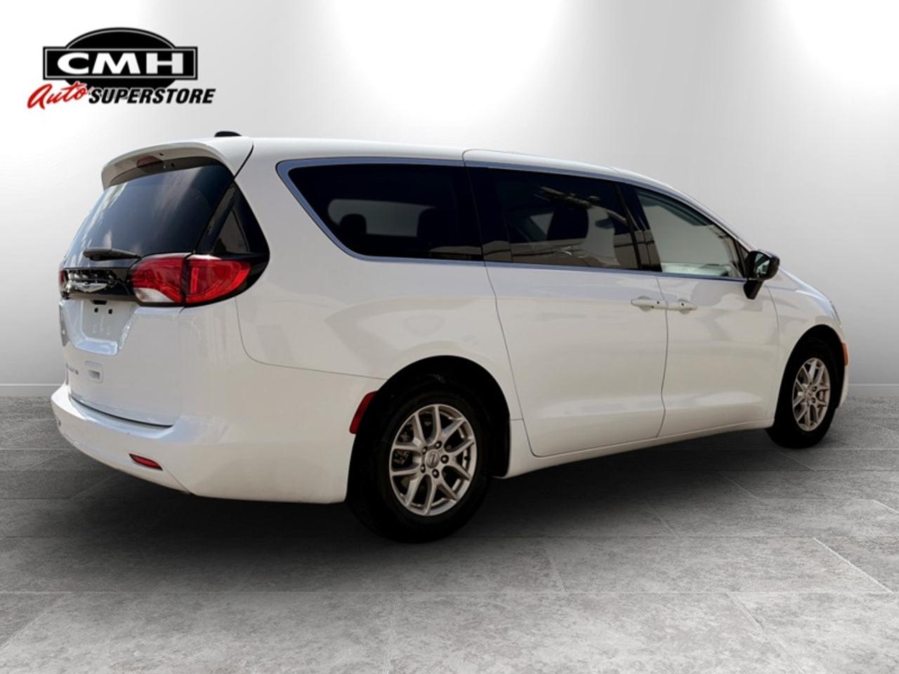 2024 Dodge Grand Caravan SXT Photo