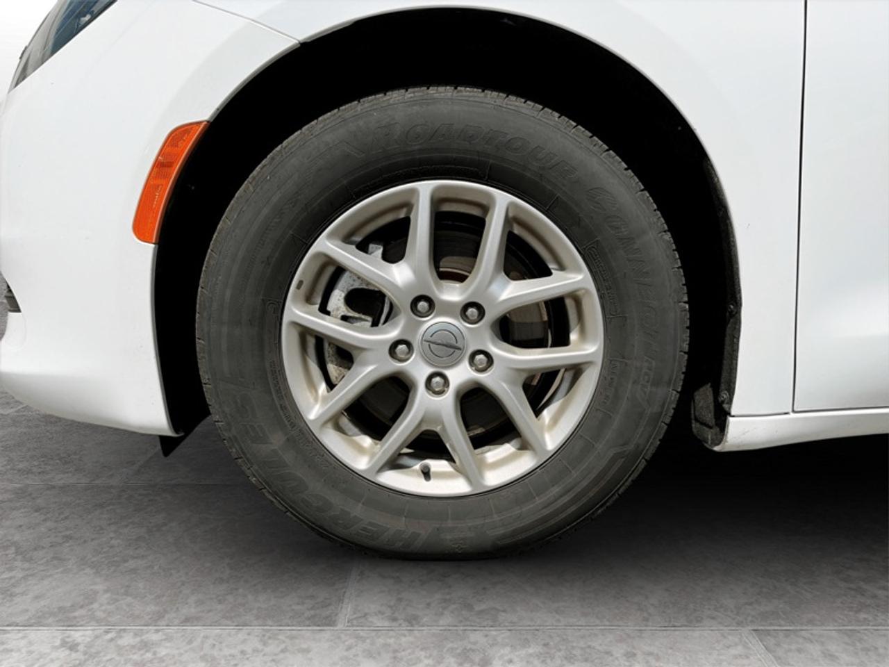 2024 Dodge Grand Caravan SXT Photo