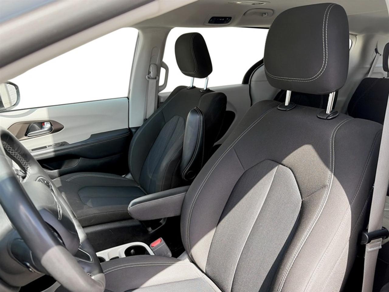 2024 Dodge Grand Caravan SXT Photo