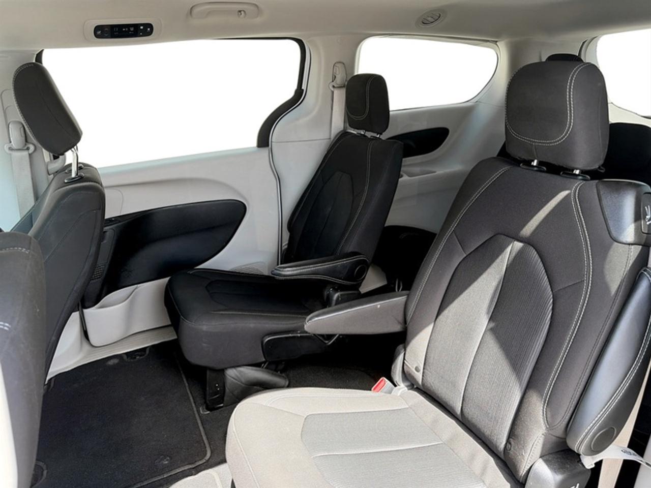 2024 Dodge Grand Caravan SXT Photo