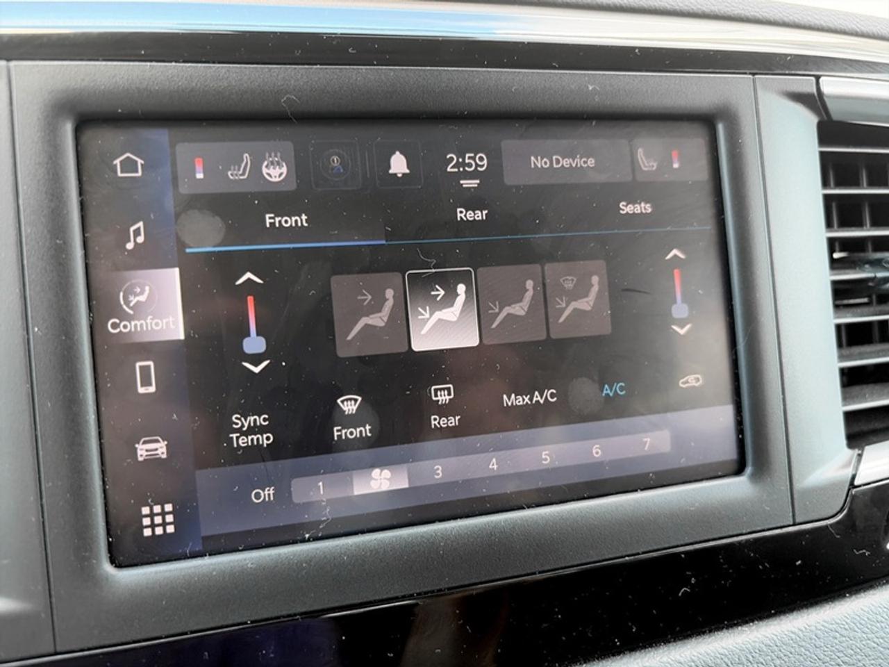 2024 Dodge Grand Caravan SXT Photo