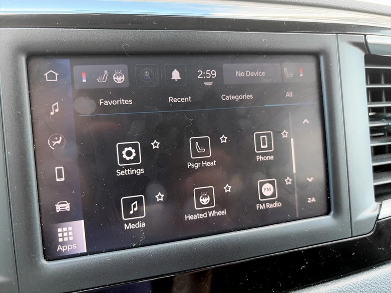 2024 Dodge Grand Caravan SXT Photo