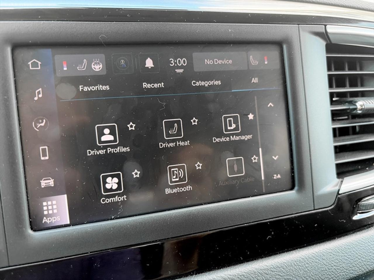 2024 Dodge Grand Caravan SXT Photo