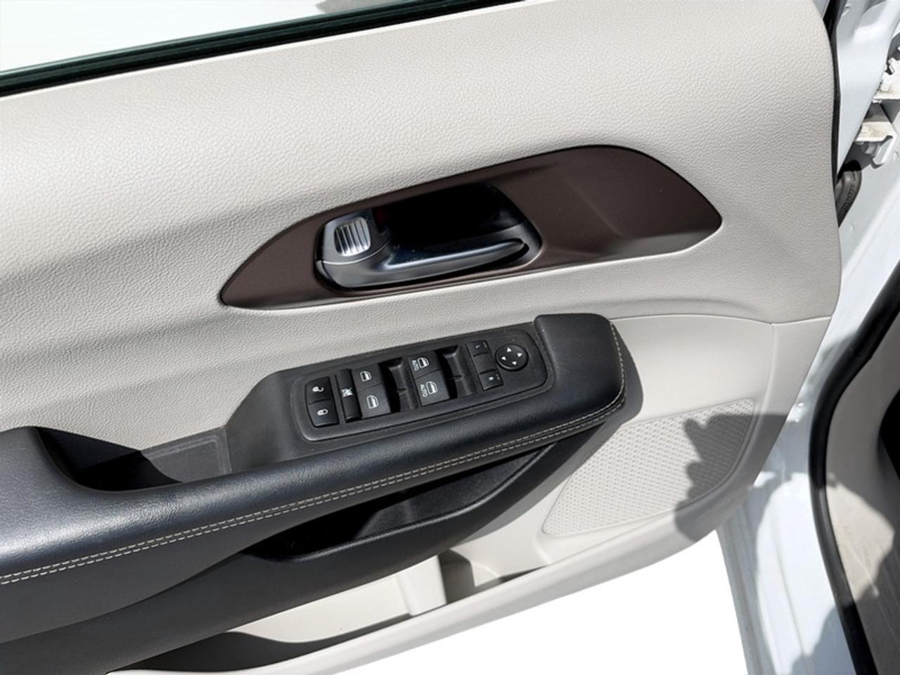 2024 Dodge Grand Caravan SXT Photo