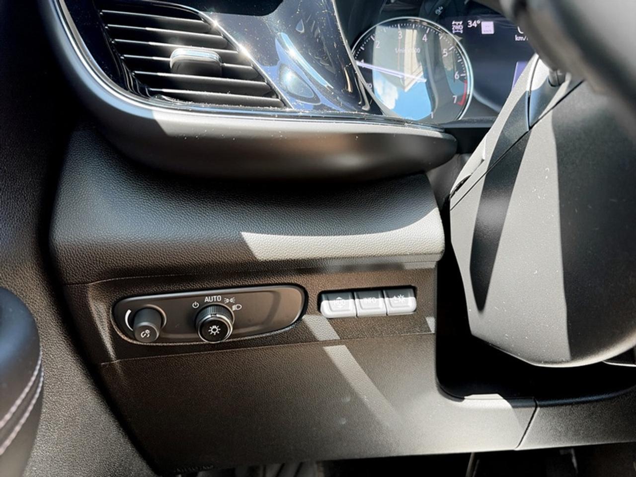 2022 Buick Envision Avenir w/Tech Pkg II Photo