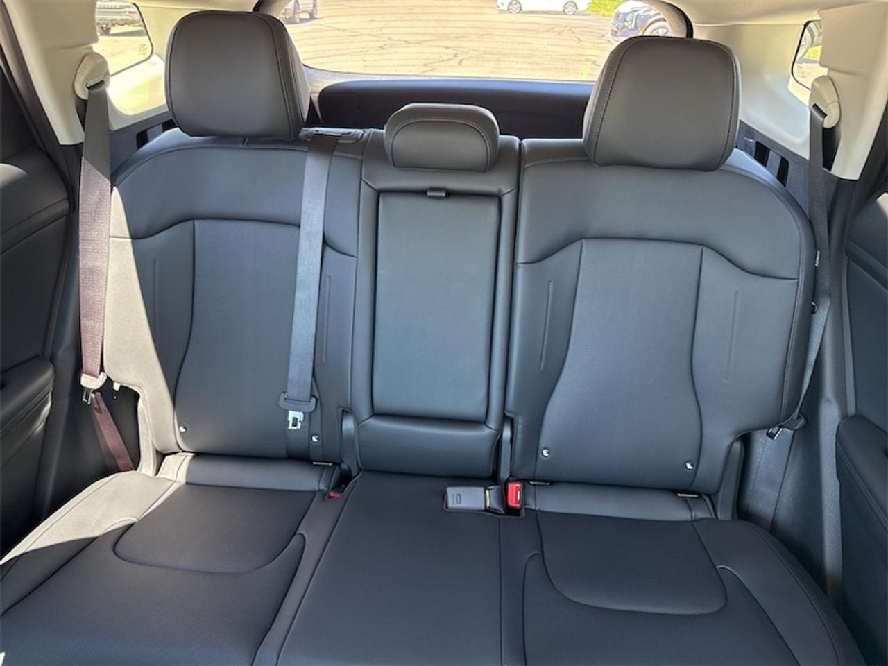 2027 Kia Sportage Hybrid EX  Navigation GPS Photo