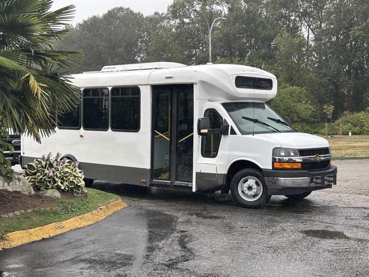 This 2018 Chevrolet Express G4500 Cutaway is powered by a 6.0L V8 gasoline engine paired with an automatic transmission and rear-wheel drive. Configured to accommodate 22 passengers including the driver, this bus is suited for shuttle services, community transportation, schools, care facilities, and commercial passenger operations.

The passenger compartment is equipped with a wheelchair ramp for accessible boarding, collapsible seating to provide flexible passenger and mobility device accommodations, and a Thermo King roof-mounted air conditioning system for climate control. Additional features include cruise control, automatic headlights, and fan, heat, and air conditioning for driver comfort.

Overall vehicle dimensions are approximately 18 feet 8 inches long, 6 feet 6 inches wide, and 7 feet 1 inch high.

Finished in white with a blue cloth interior, this Chevrolet Express G4500 provides a wheelchair-accessible passenger transportation platform suitable for a variety of commercial and fleet applications. This item is currently OFFSITE. You must register an appointment with our office to schedule an offsite viewing. Appointments must be made a minimum of one business day in advance (and as defined by the days that Repo.com is open for business) before your appointment can be scheduled and confirmed. We may, at our own discretion, instead opt to transport smaller items to Repo.coms main yard for viewing purposes.  $34,820.00 plus $375 processing fee, $35,195.00 total payment obligation before taxes.   Listing report, warranty, contract commitment cancellation fee, financing available on approved credit (some limitations and exceptions may apply). All above specifications and information is considered to be accurate but is not guaranteed and no opinion or advice is given as to whether this item should be purchased. We do not allow test drives due to theft, fraud, acts of vandalism and undetectable impaired driving. Instead we provide the following benefits: Complimentary Warranty (with options to extend), Limited Money Back Satisfaction Guarantee on Fully Completed Contracts, Contract Commitment Cancellation, and an Open-Ended Sell-Back Option. Ask seller for details or call 604-522-REPO(7376) to confirm listing availability.