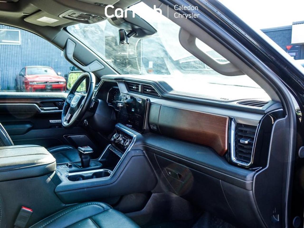 2025 GMC Sierra 1500 Denali 4WD Crew Cab 157"6.2L Leather 5 passengers with captain chair Multi Pro TailGate Photo