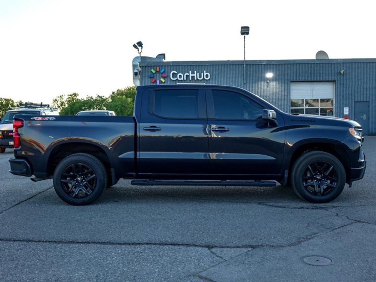 2024 Chevrolet Silverado 1500 RST4WD Crew Cab 147"5.3L 5 passengers with captain chair Photo