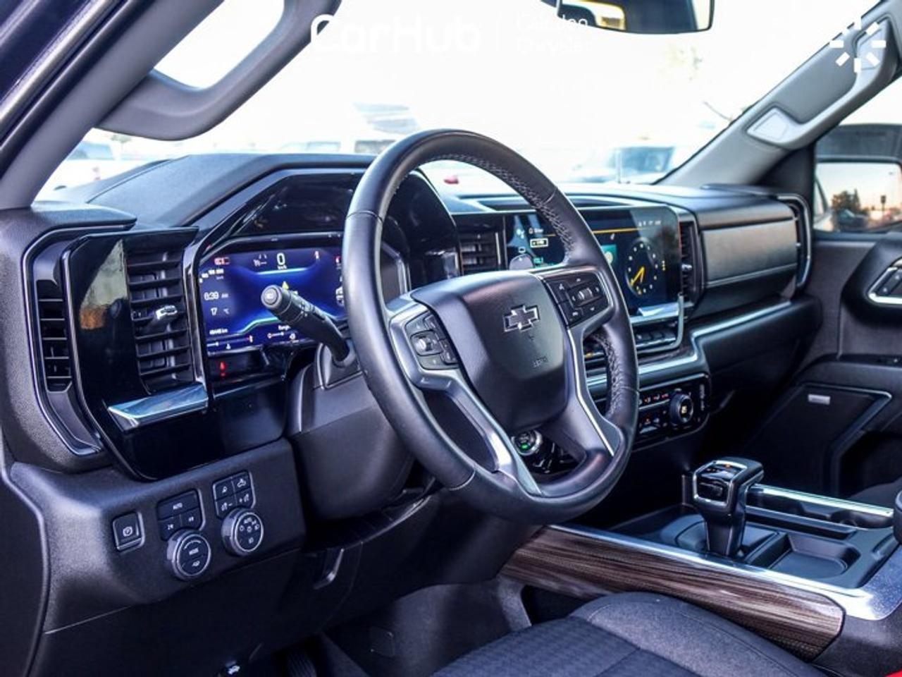 2024 Chevrolet Silverado 1500 RST4WD Crew Cab 147"5.3L 5 passengers with captain chair Photo