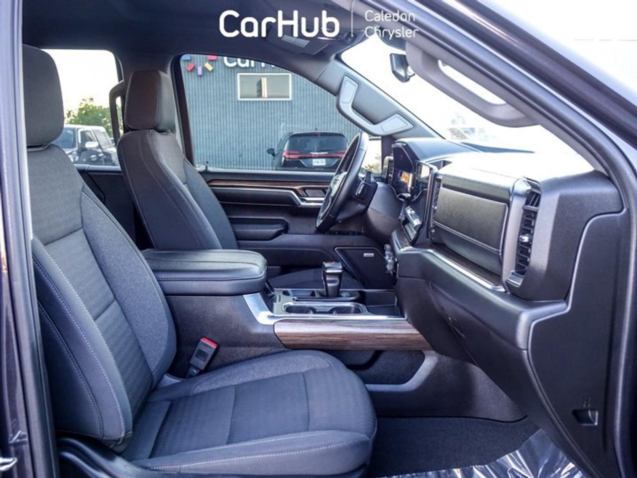 2024 Chevrolet Silverado 1500 RST4WD Crew Cab 147"5.3L 5 passengers with captain chair Photo