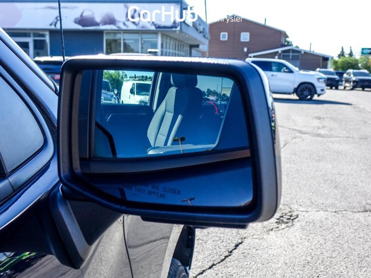 2024 Chevrolet Silverado 1500 RST4WD Crew Cab 147"5.3L 5 passengers with captain chair Photo