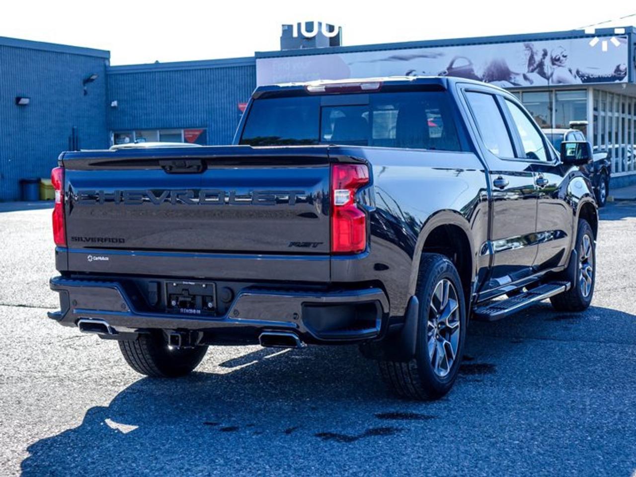 2024 Chevrolet Silverado 1500 RST4WD Crew Cab 147"5.3L 5 passengers with captain chair Photo