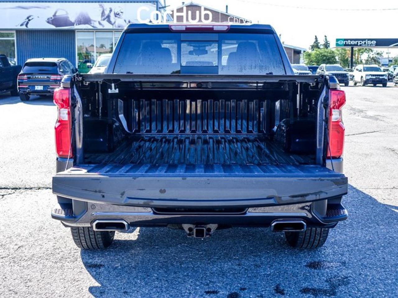 2024 Chevrolet Silverado 1500 RST4WD Crew Cab 147"5.3L 5 passengers with captain chair Photo