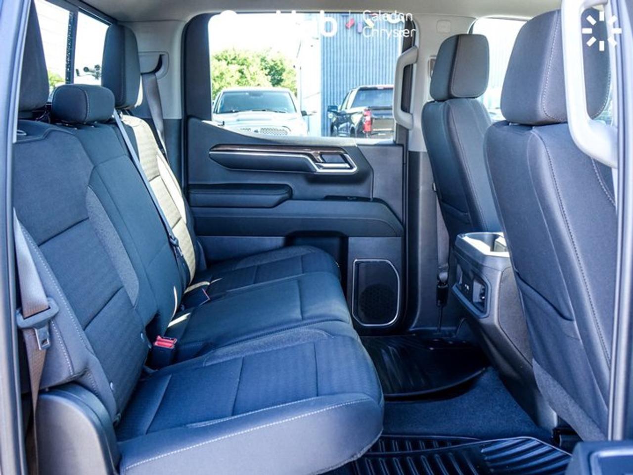 2024 Chevrolet Silverado 1500 RST4WD Crew Cab 147"5.3L 5 passengers with captain chair Photo