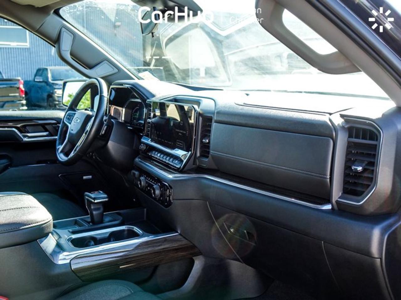 2024 Chevrolet Silverado 1500 RST4WD Crew Cab 147"5.3L 5 passengers with captain chair Photo