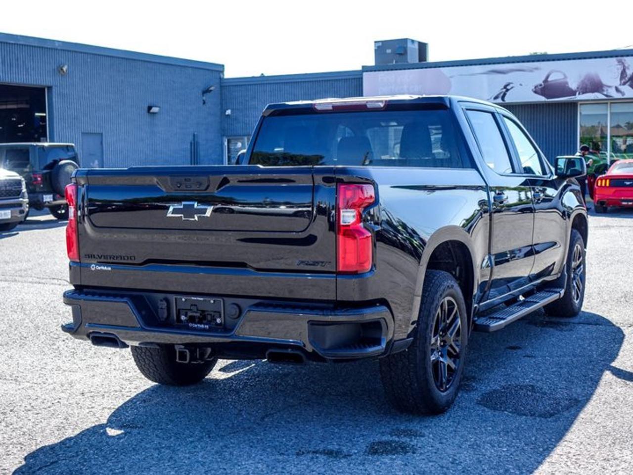2024 Chevrolet Silverado 1500 RST4WD Crew Cab 147" 5.3L 5 passengers with captain chair Photo