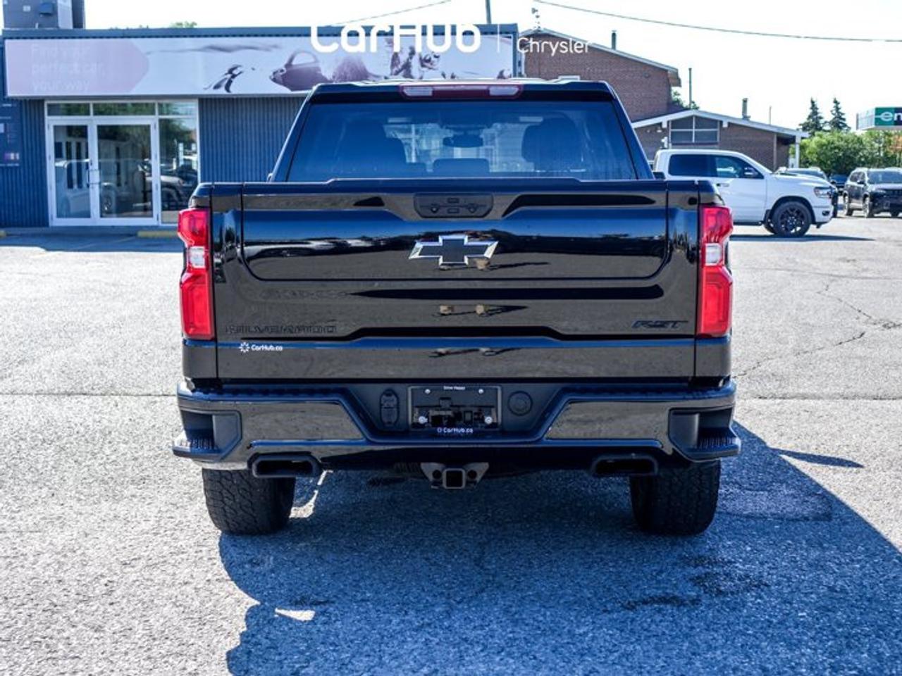 2024 Chevrolet Silverado 1500 RST4WD Crew Cab 147" 5.3L 5 passengers with captain chair Photo