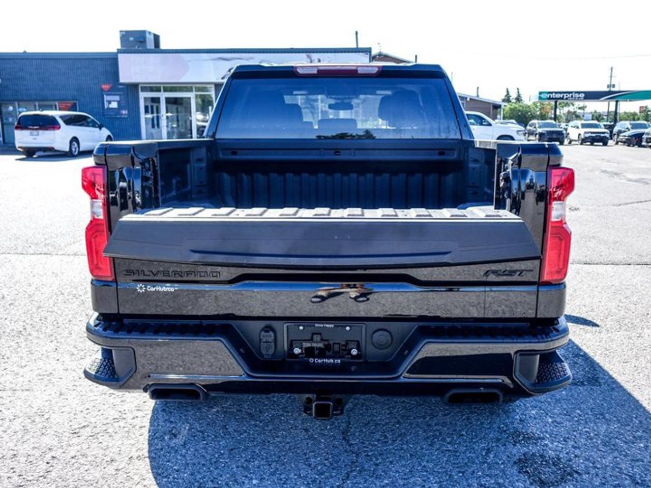 2024 Chevrolet Silverado 1500 RST4WD Crew Cab 147" 5.3L 5 passengers with captain chair Photo