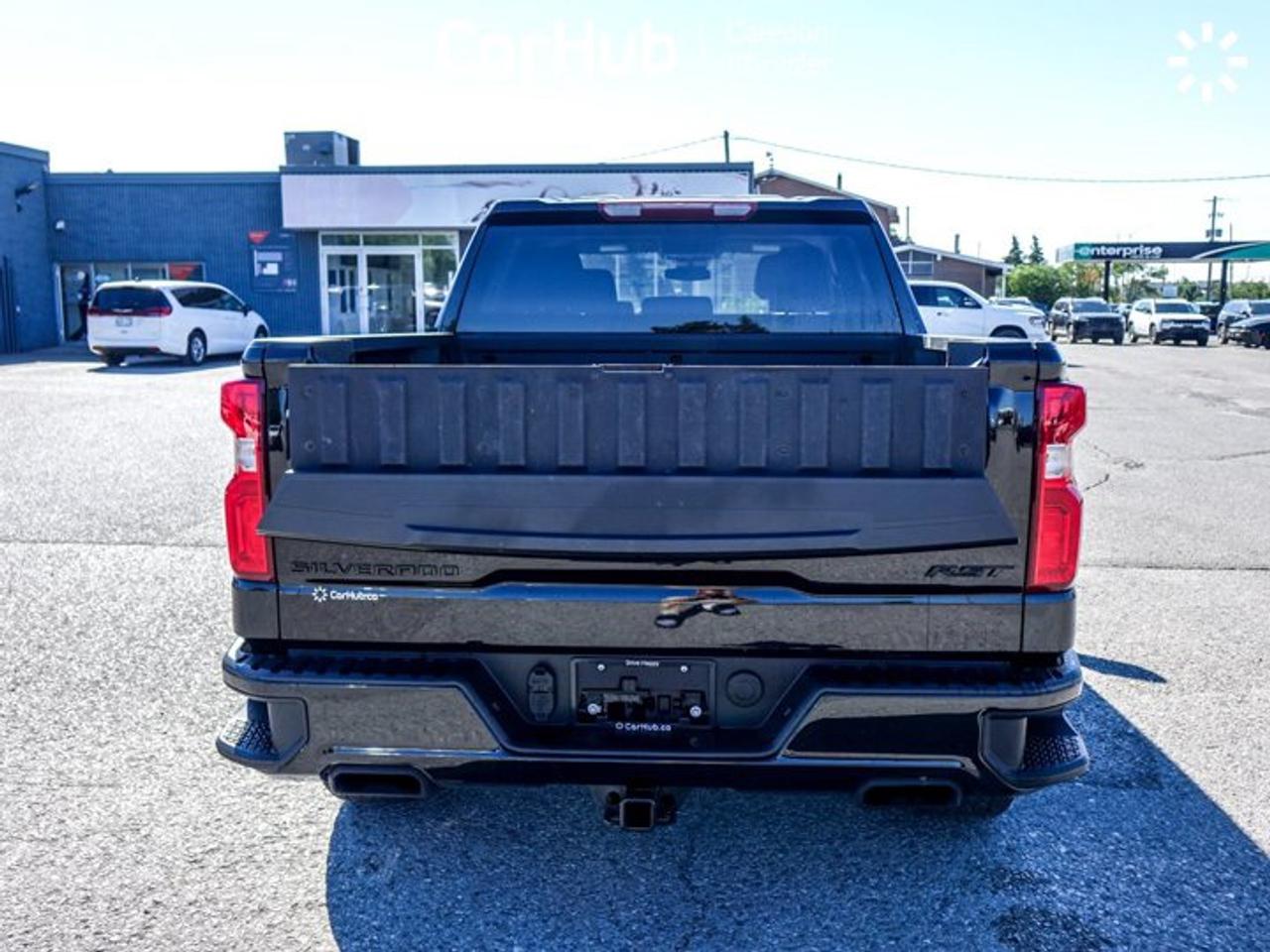 2024 Chevrolet Silverado 1500 RST4WD Crew Cab 147" 5.3L 5 passengers with captain chair Photo