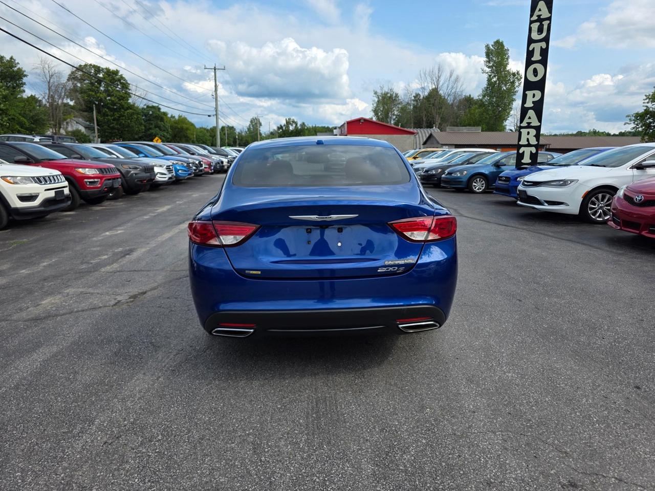 2016 Chrysler 200 S Photo3