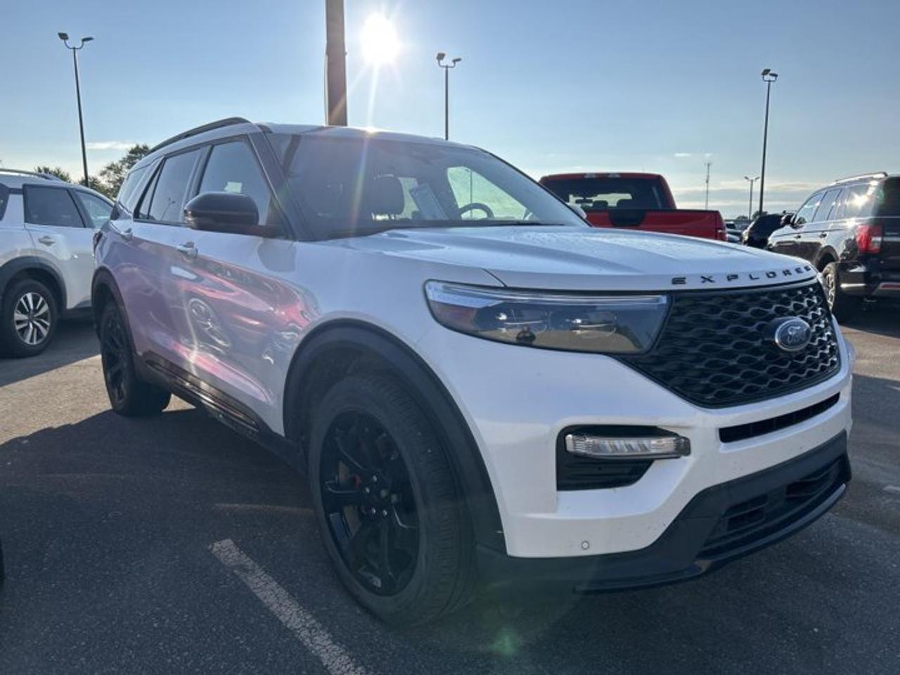 2024 Ford Explorer ST 4WD | No Accidents | Vent. Front Seats Photo