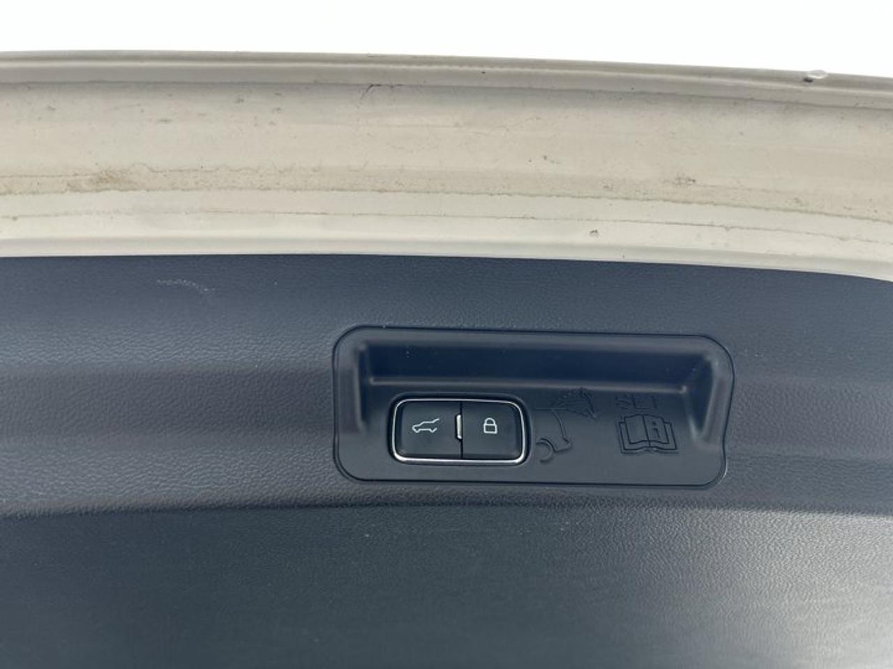 2024 Ford Explorer ST 4WD | No Accidents | Vent. Front Seats Photo