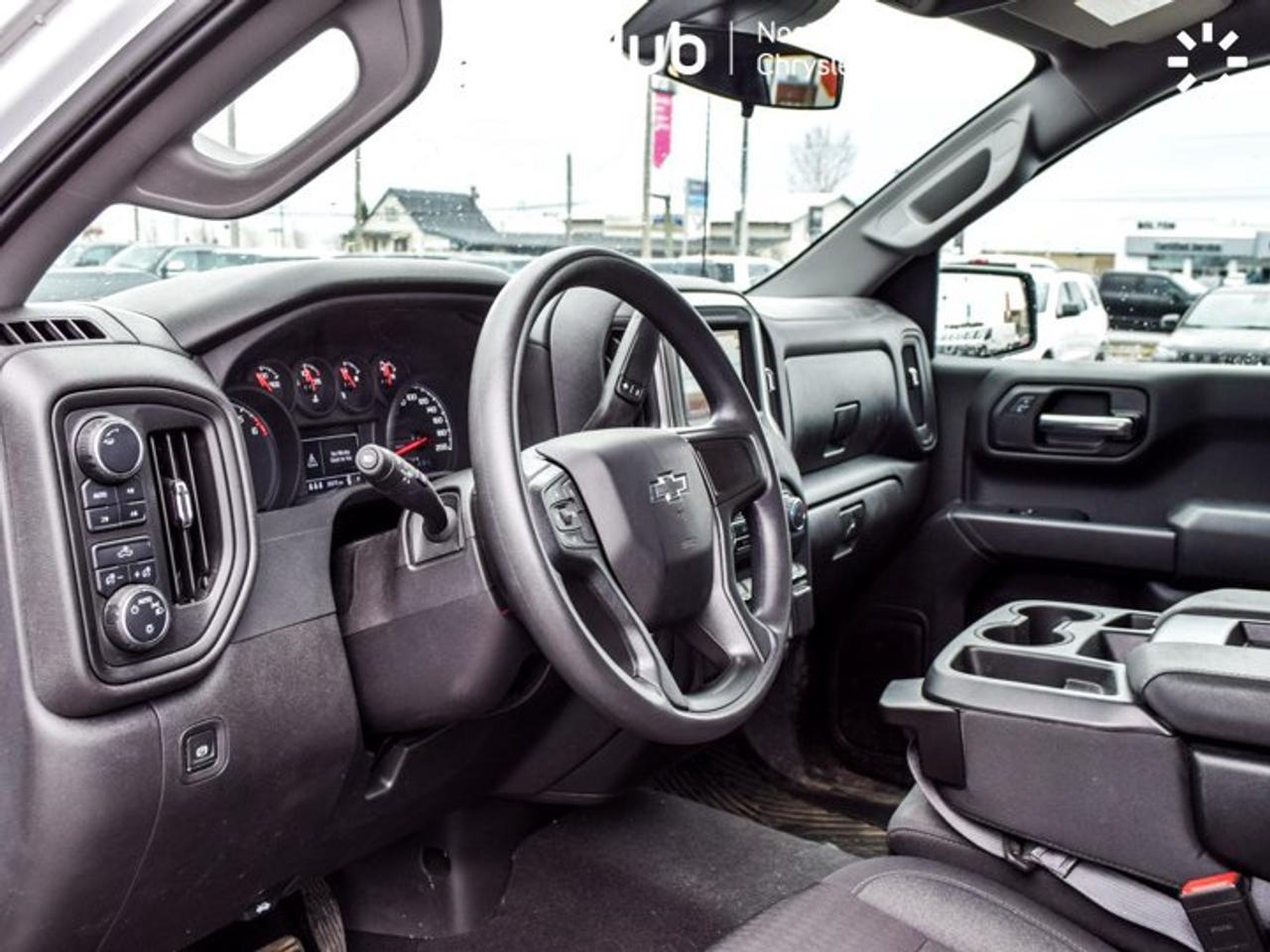 2024 Chevrolet Silverado 1500 Custom Trail Boss 147" Apple CarPlay Android Auto Power Seats Remote Start Photo