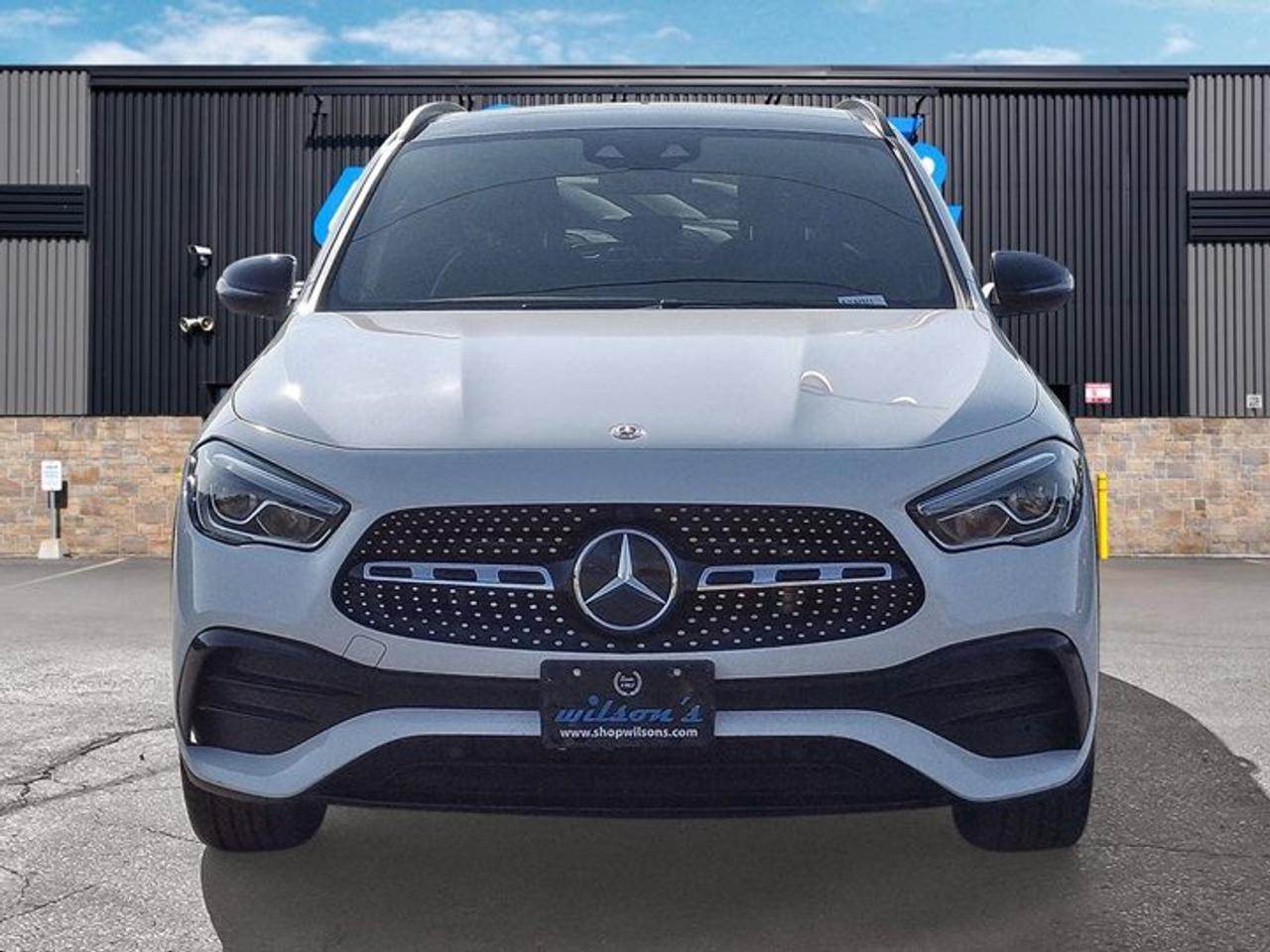 2021 Mercedes-Benz GLA 250 4MATIC® | Navi | Sunroof | Split Suede + Leather | CarPlay | Heated Seats | and More ! Photo