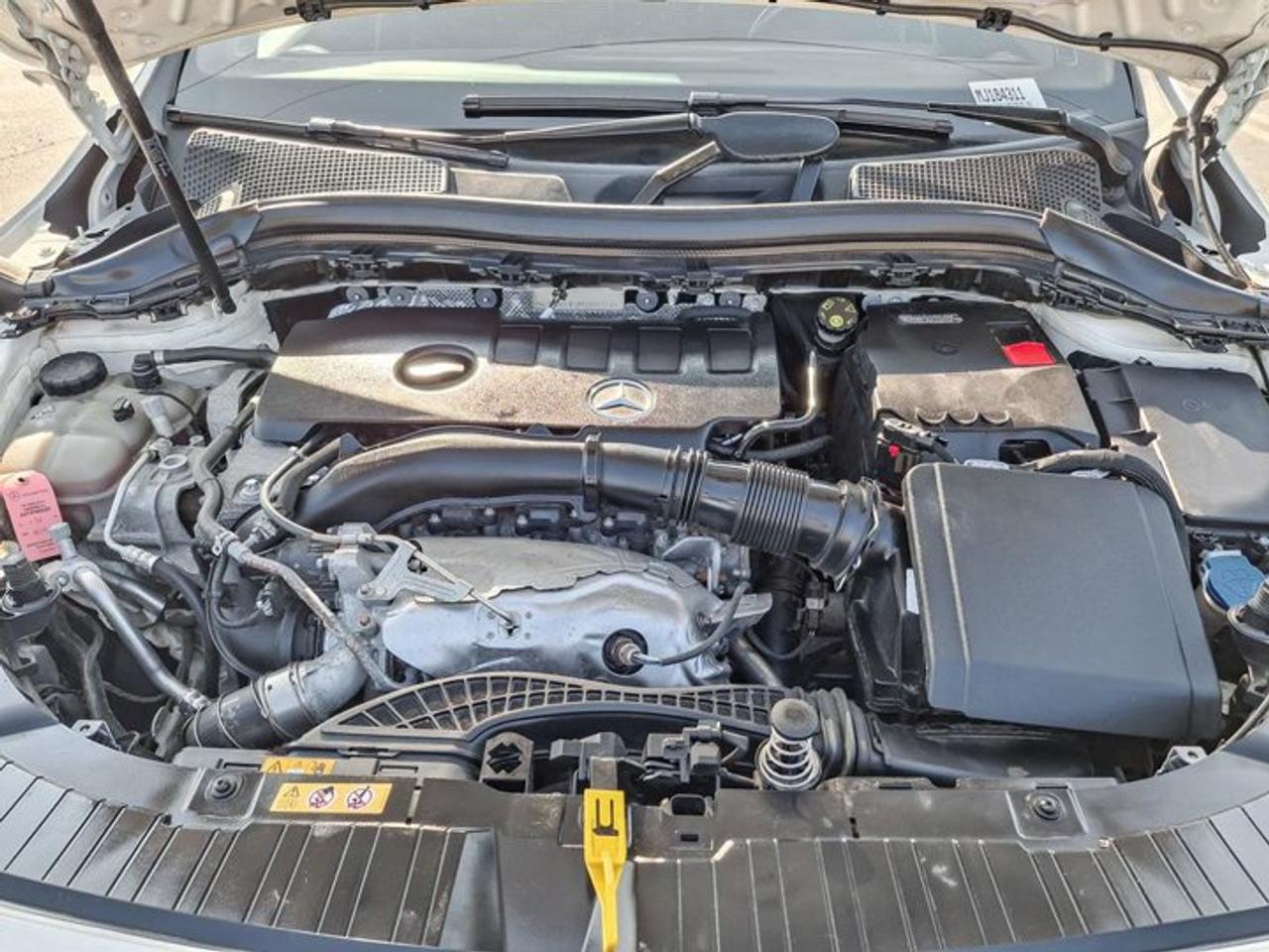 2021 Mercedes-Benz GLA 250 4MATIC® | Navi | Sunroof | Split Suede + Leather | CarPlay | Heated Seats | and More ! Photo