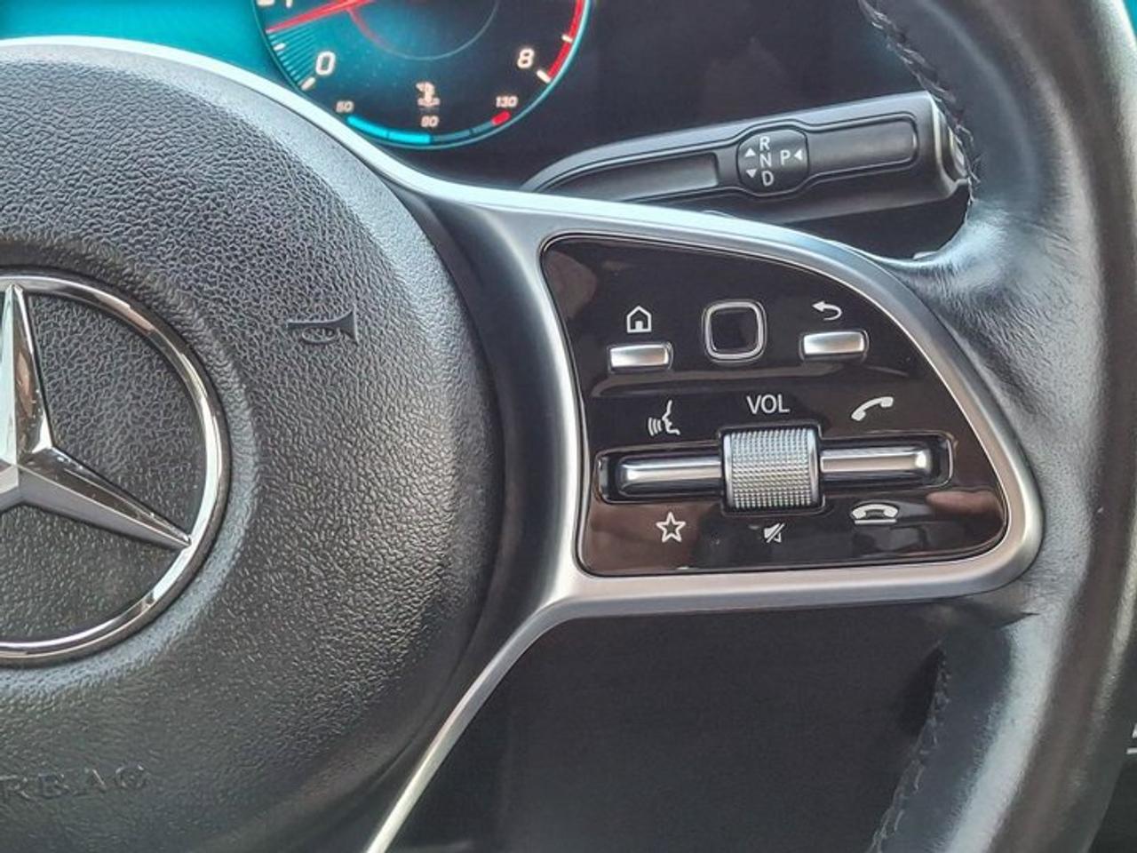 2021 Mercedes-Benz GLA 250 4MATIC® | Navi | Sunroof | Split Suede + Leather | CarPlay | Heated Seats | and More ! Photo