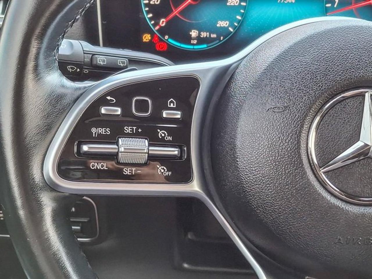 2021 Mercedes-Benz GLA 250 4MATIC® | Navi | Sunroof | Split Suede + Leather | CarPlay | Heated Seats | and More ! Photo