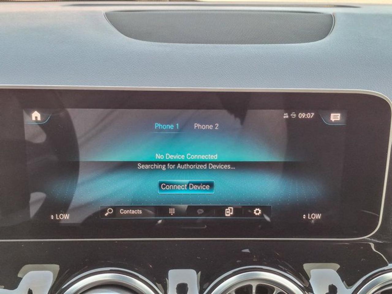 2021 Mercedes-Benz GLA 250 4MATIC® | Navi | Sunroof | Split Suede + Leather | CarPlay | Heated Seats | and More ! Photo