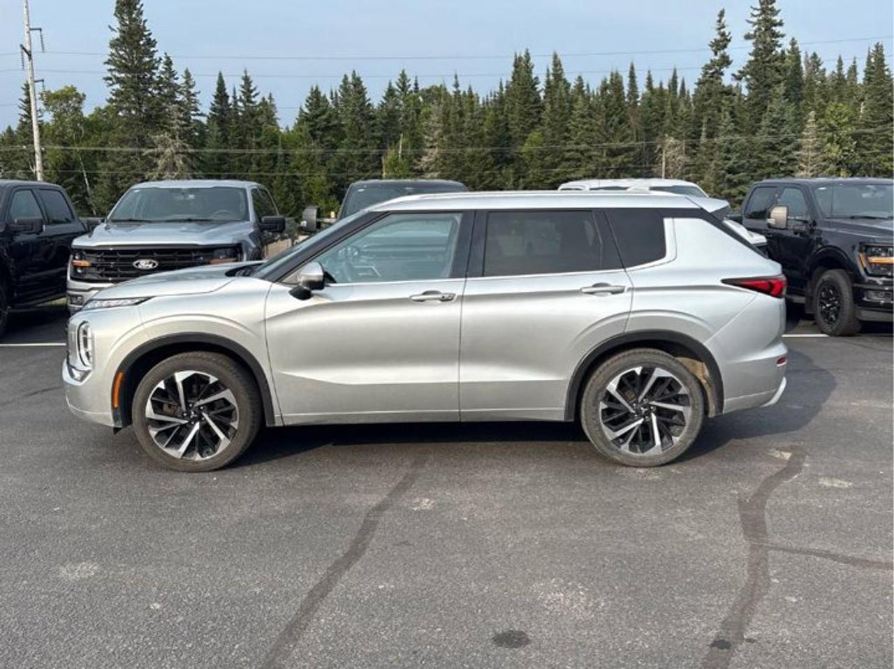 2022 Mitsubishi Outlander GT Premium AWD | 3rd Row | Leather | Sunroof | HUD | Nav | 360 Camera | Bose | CarPlay and More ! Photo