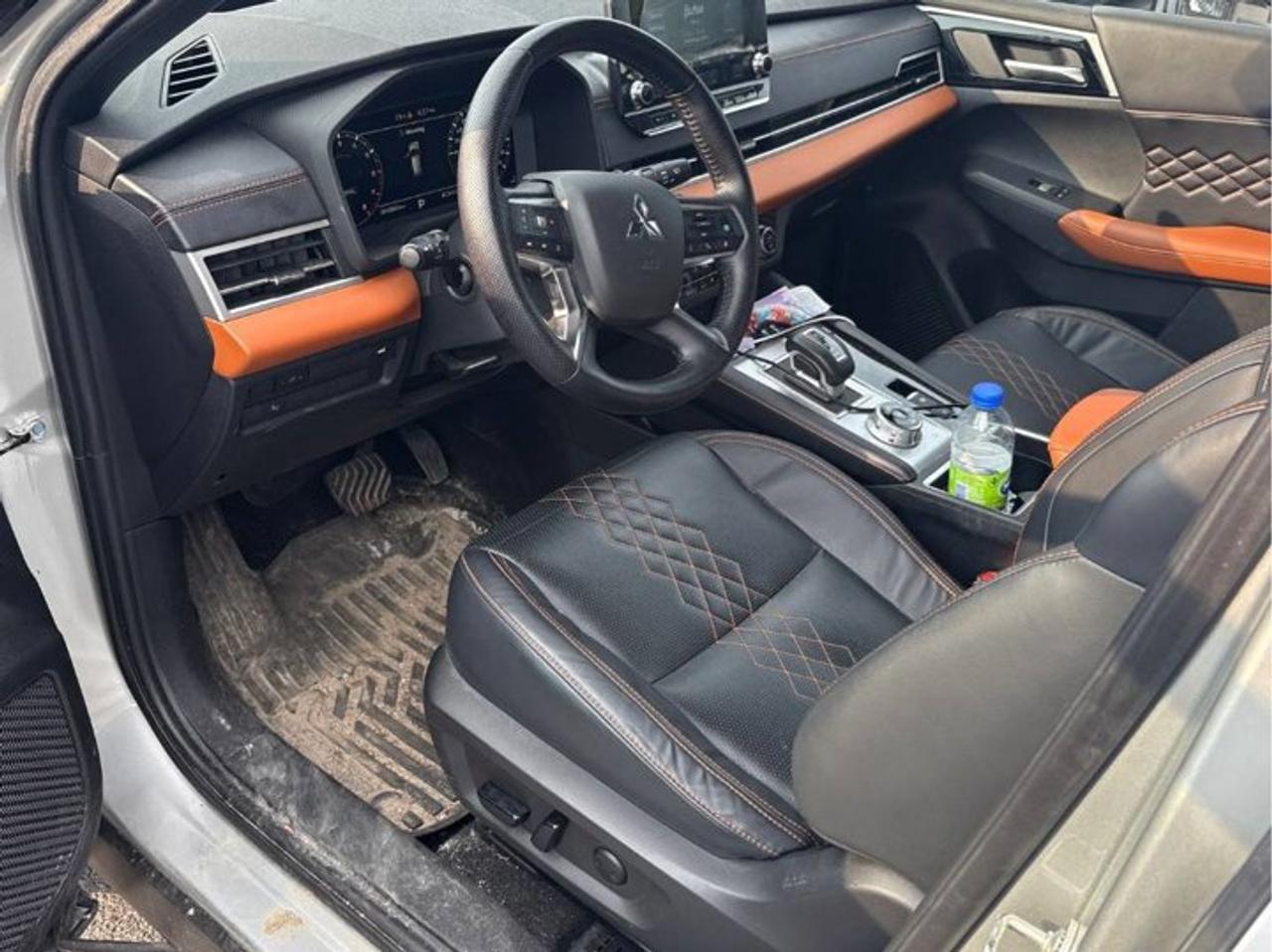2022 Mitsubishi Outlander GT Premium AWD | 3rd Row | Leather | Sunroof | HUD | Nav | 360 Camera | Bose | CarPlay and More ! Photo