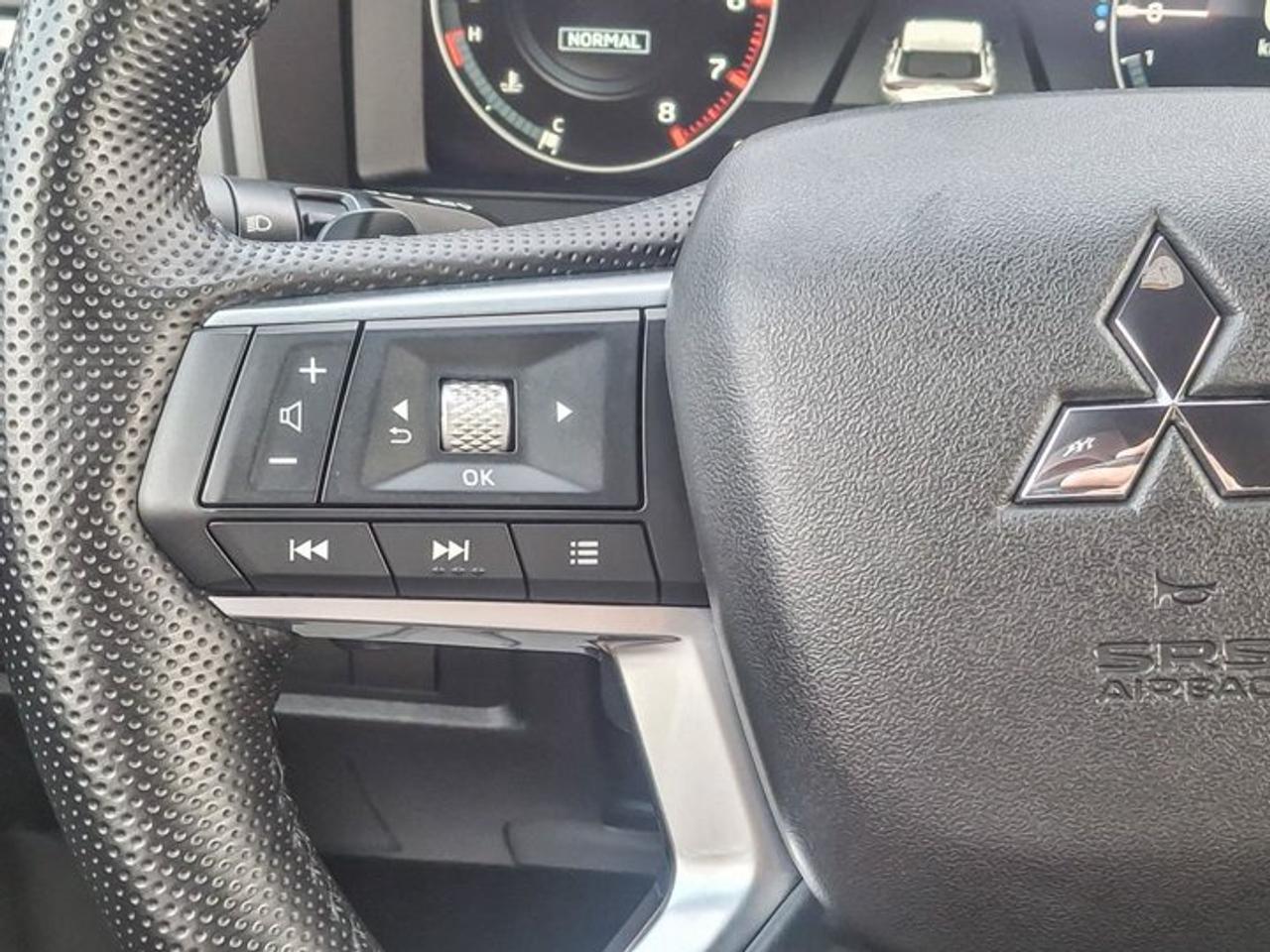 2022 Mitsubishi Outlander GT Premium AWD | 3rd Row | Leather | Sunroof | HUD | Nav | 360 Camera | Bose | CarPlay and More ! Photo