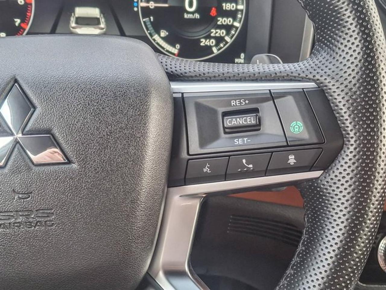 2022 Mitsubishi Outlander GT Premium AWD | 3rd Row | Leather | Sunroof | HUD | Nav | 360 Camera | Bose | CarPlay and More ! Photo