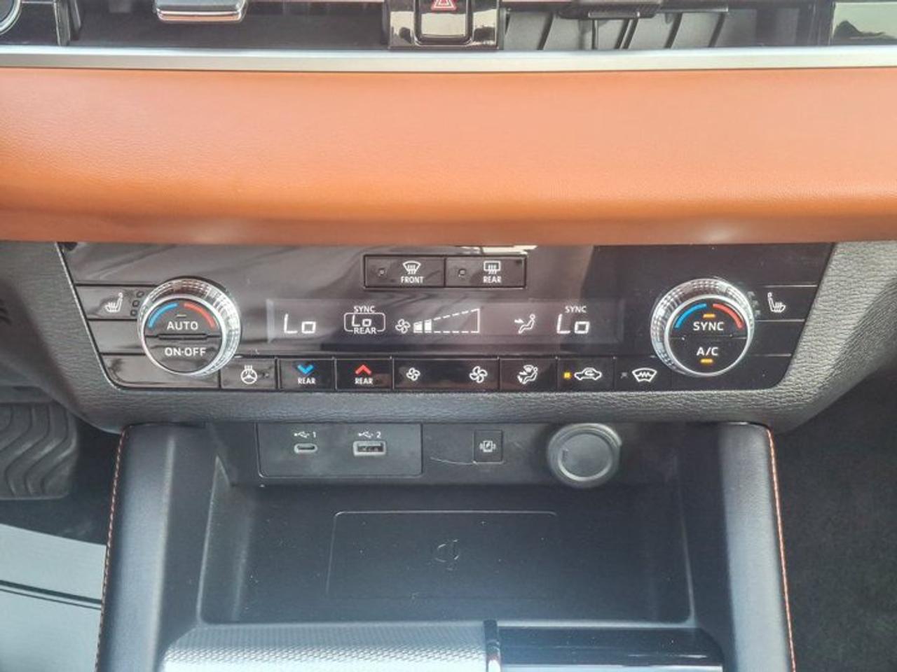 2022 Mitsubishi Outlander GT Premium AWD | 3rd Row | Leather | Sunroof | HUD | Nav | 360 Camera | Bose | CarPlay and More ! Photo
