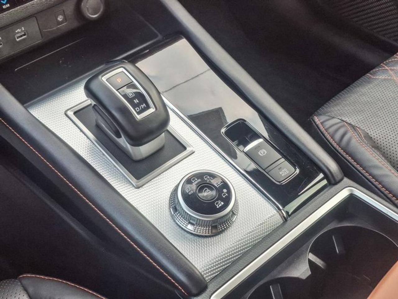 2022 Mitsubishi Outlander GT Premium AWD | 3rd Row | Leather | Sunroof | HUD | Nav | 360 Camera | Bose | CarPlay and More ! Photo