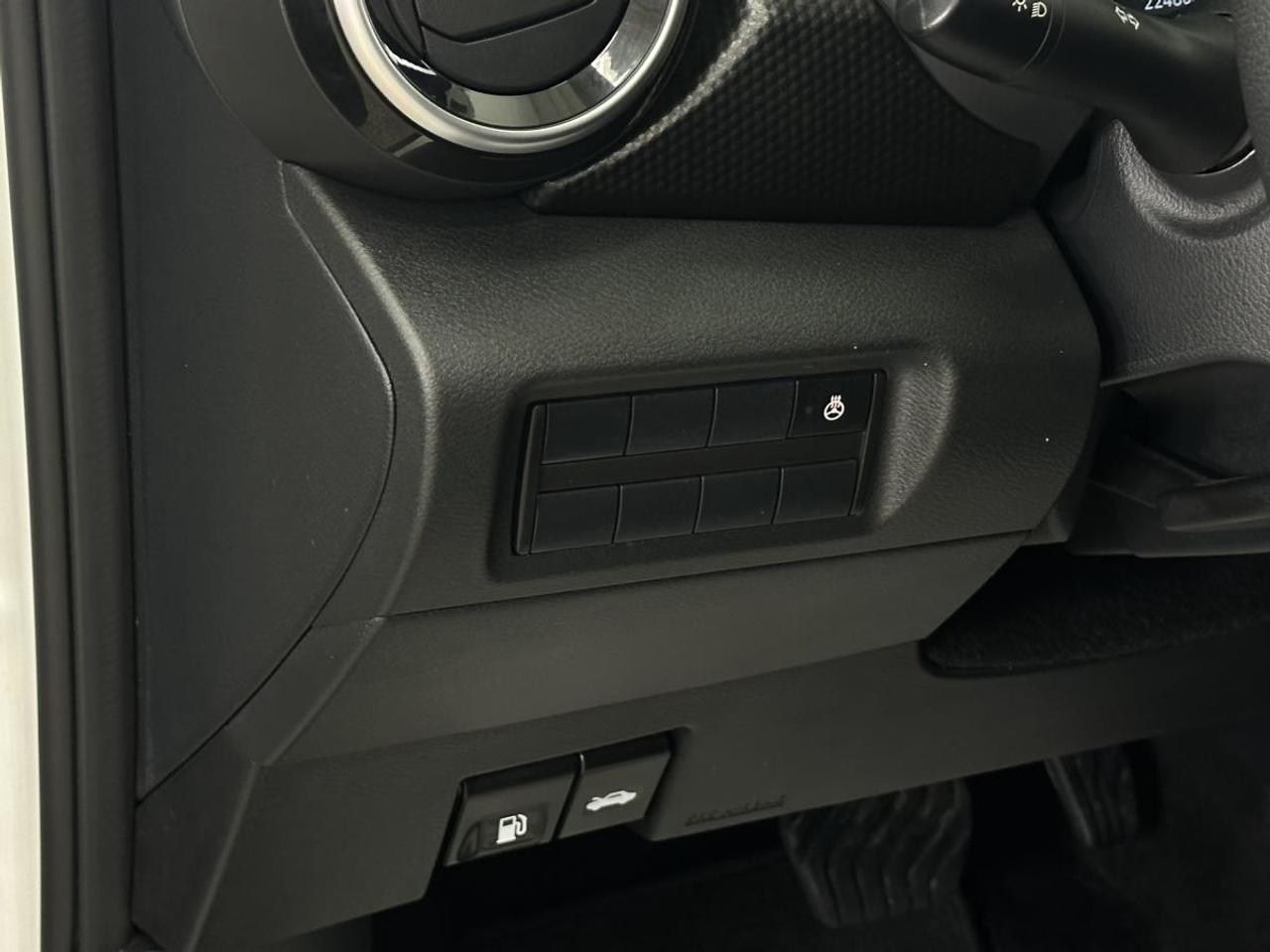 2024 Nissan Kicks SV FWD Photo