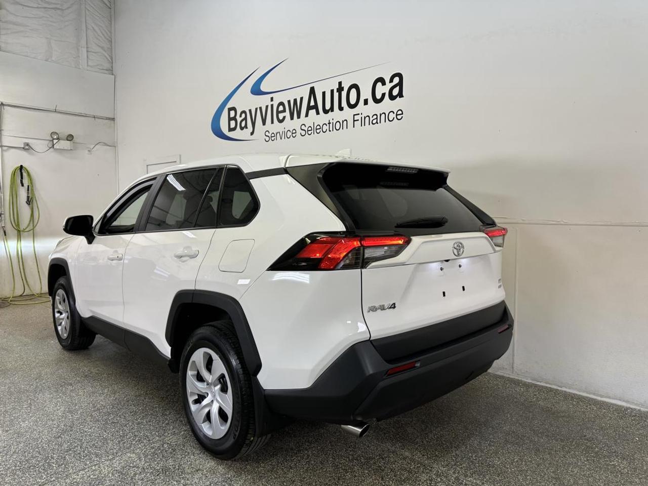 2025 Toyota RAV4 LE AWD Photo4