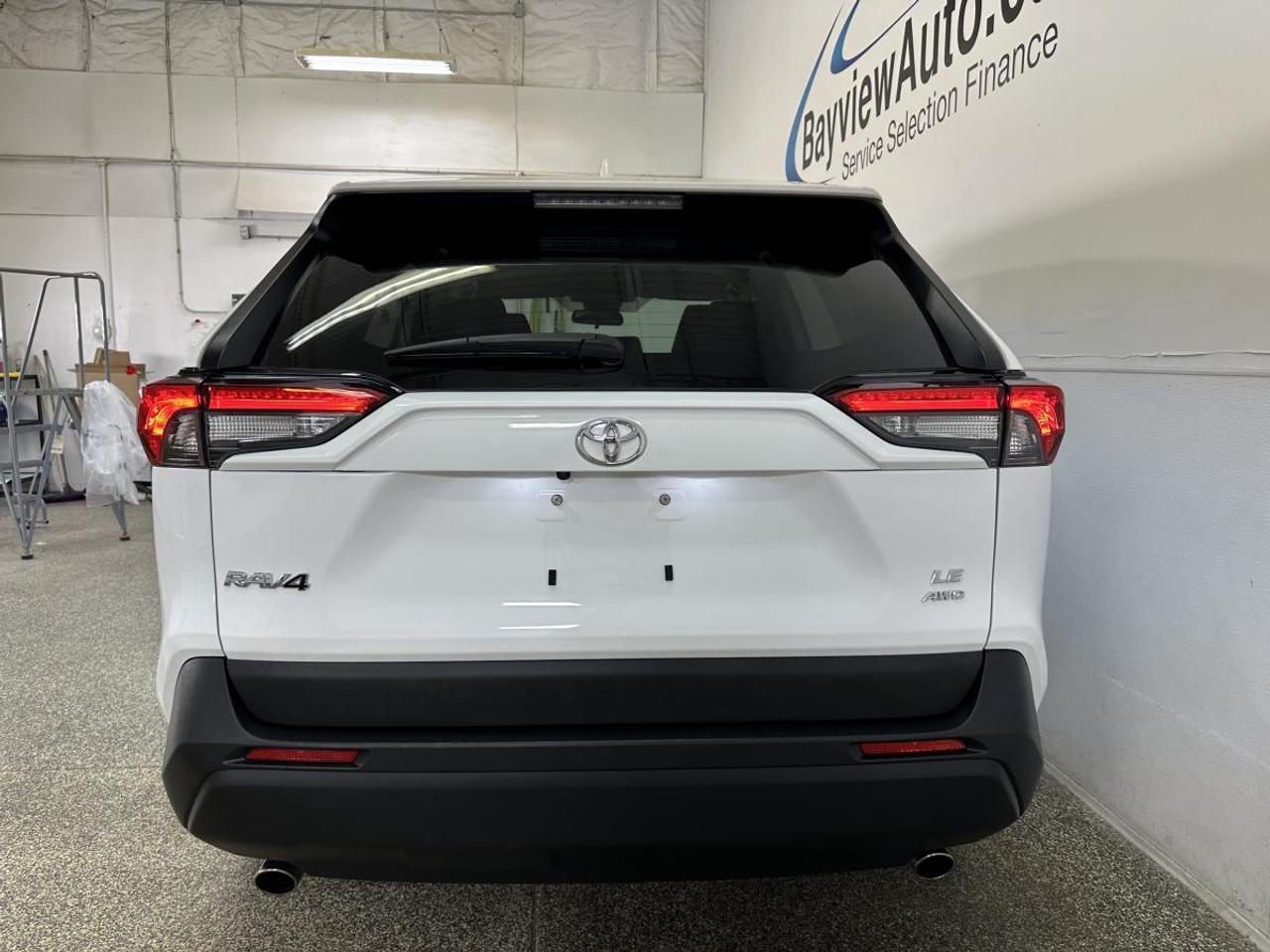 2025 Toyota RAV4 LE AWD Photo3