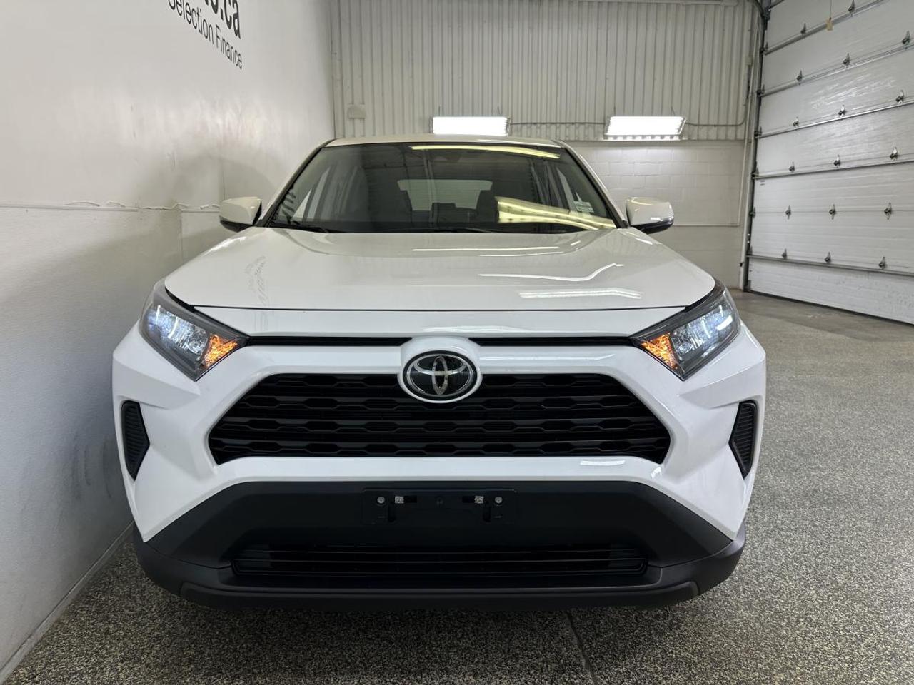 2025 Toyota RAV4 LE AWD Photo