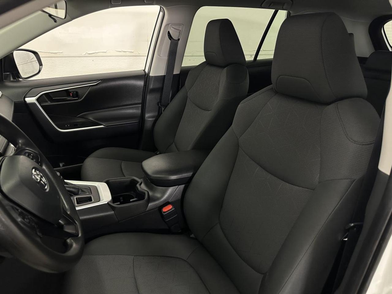 2025 Toyota RAV4 LE AWD Photo